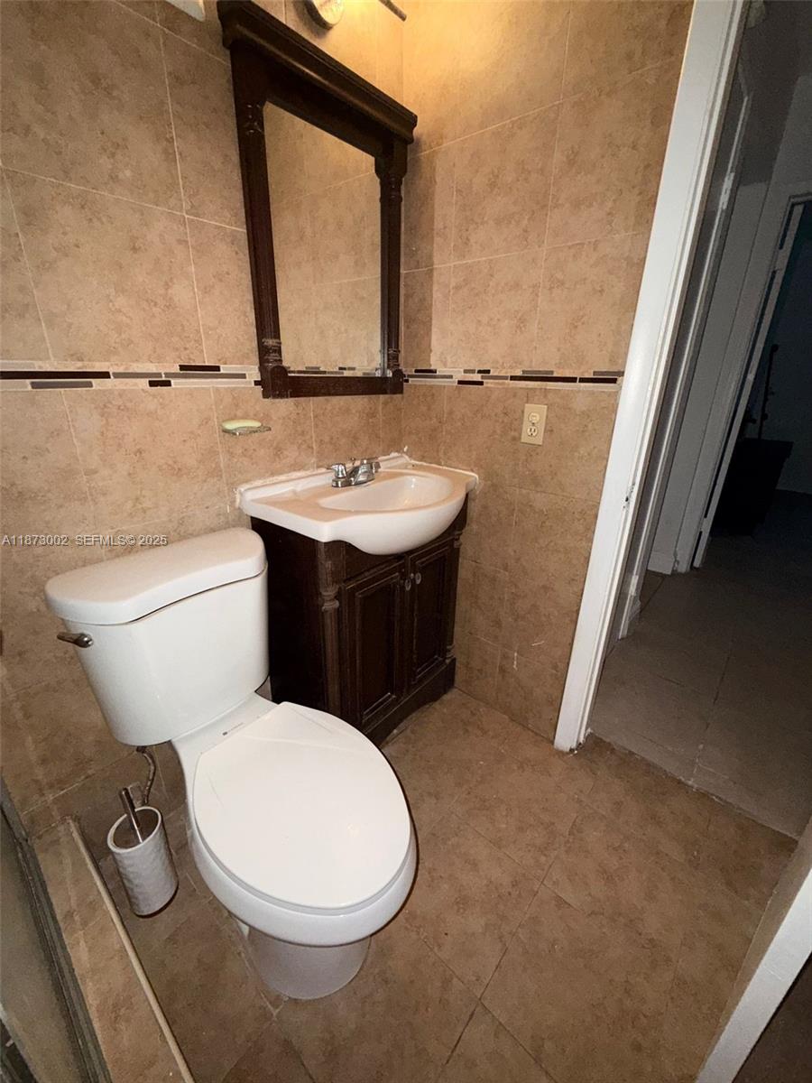 282 Northwest 98th Street Miami, FL 33150 - Photo 8 of 9