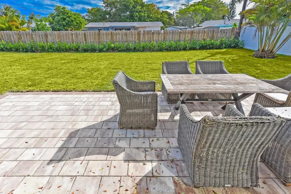 $749,000 | 1320 South Deerfield Avenue, Deerfield Beach, FL 33441