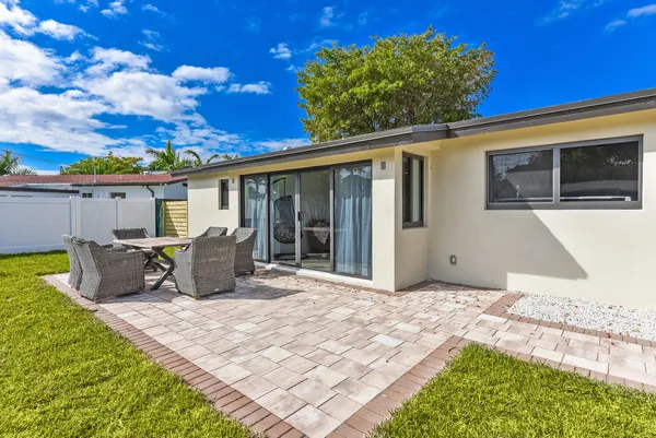 $749,000 | 1320 South Deerfield Avenue, Deerfield Beach, FL 33441