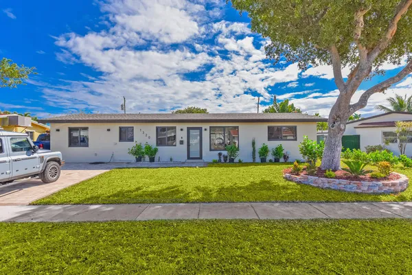 $749,000 | 1320 South Deerfield Avenue, Deerfield Beach, FL 33441