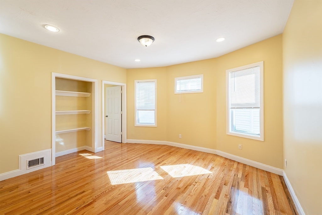 19 Dunlap Street Boston, MA 02124 - Photo 7 of 19