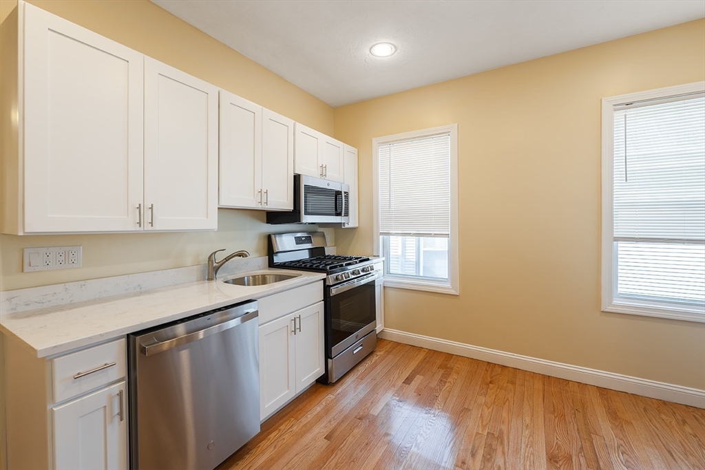 19 Dunlap Street Boston, MA 02124 - Photo 10 of 19