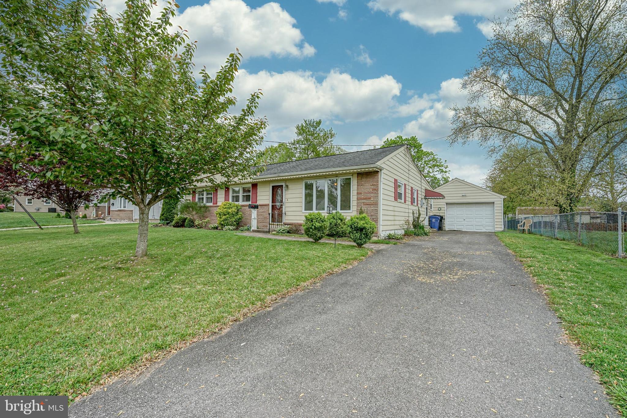 612 Cornwall Road Sewell, NJ 08080 - Photo 2 of 35 3+ Car Driveway