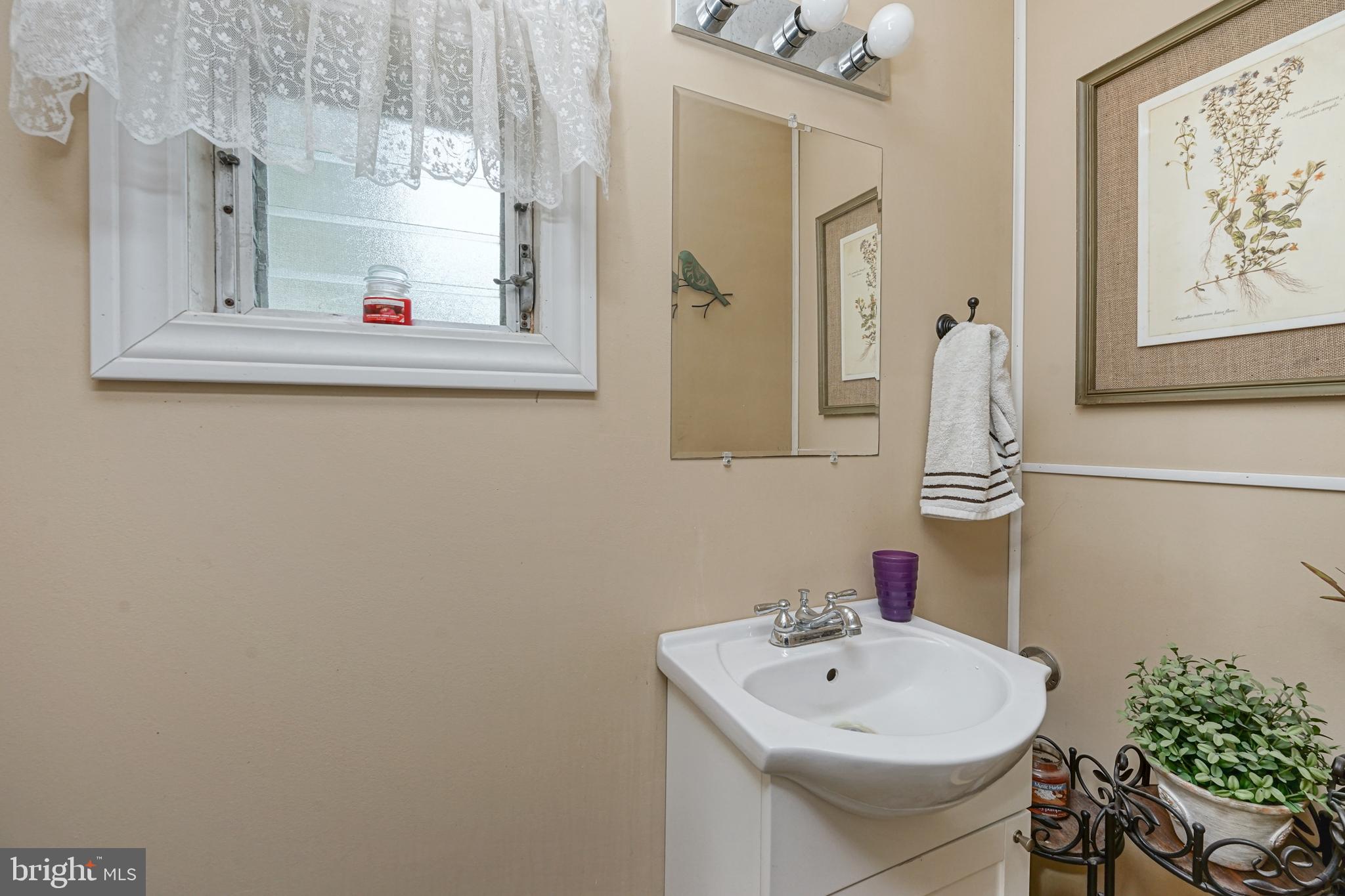 612 Cornwall Road Sewell, NJ 08080 - Photo 18 of 35 Powder Room