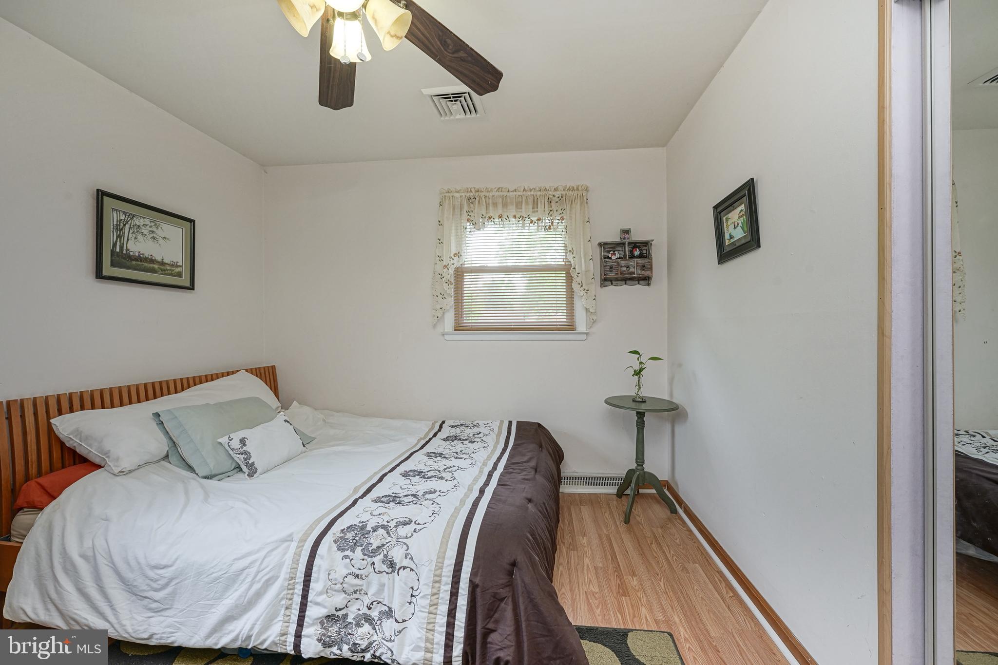 612 Cornwall Road Sewell, NJ 08080 - Photo 20 of 35 Master Bedroom w/Laminate Flooring