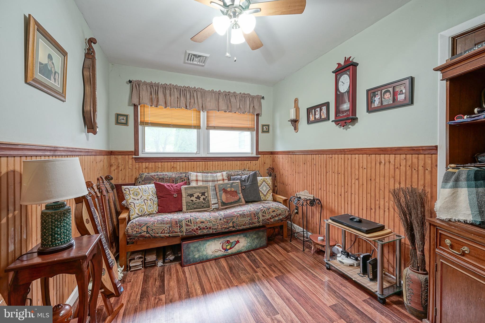 612 Cornwall Road Sewell, NJ 08080 - Photo 28 of 35 4th Bedroom w/Laminate Flooring