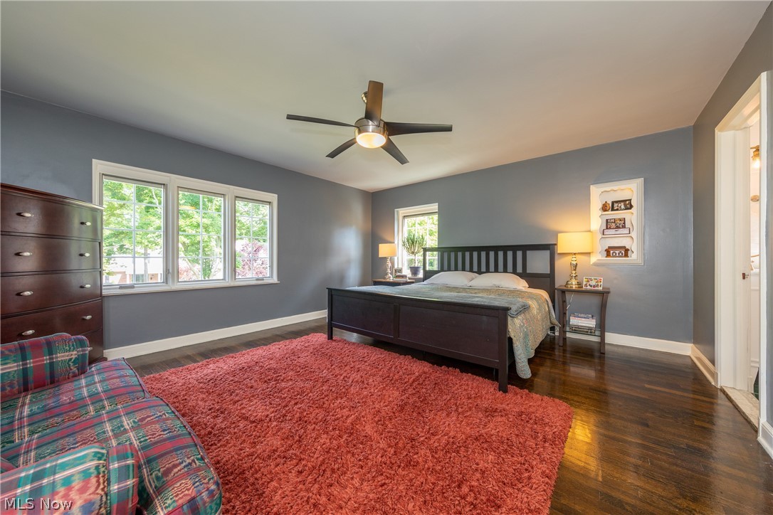 4054 Conover Road University Heights, OH 44118 - Photo 16 of 35 Spacious Master Bedroom with Sitting Area