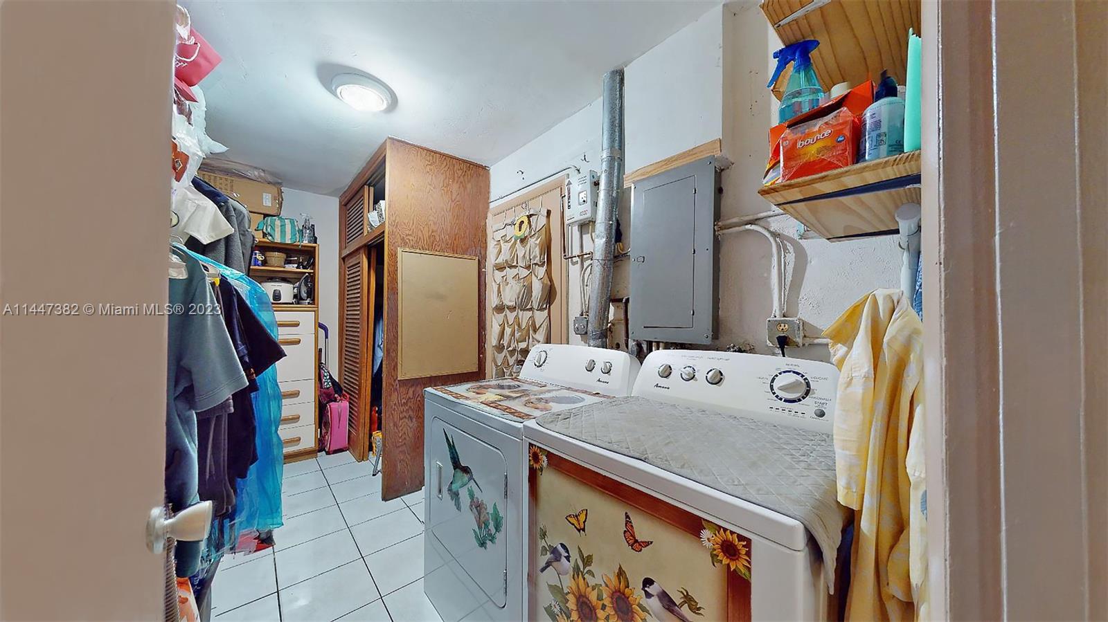 9815 Southwest 77th Street Miami, FL 33173 - Photo 9 of 30 a view of walk in closet