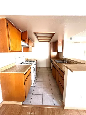 $2,200 | 257 East Santa Anita Avenue, Unit 202, Burbank, CA 91502