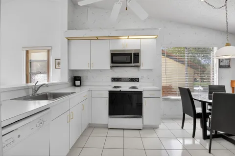 $240,000 | 10279 North Circle Lake Drive, Unit 202, Boynton Beach, FL 33437