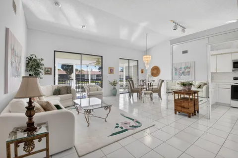 $240,000 | 10279 North Circle Lake Drive, Unit 202, Boynton Beach, FL 33437