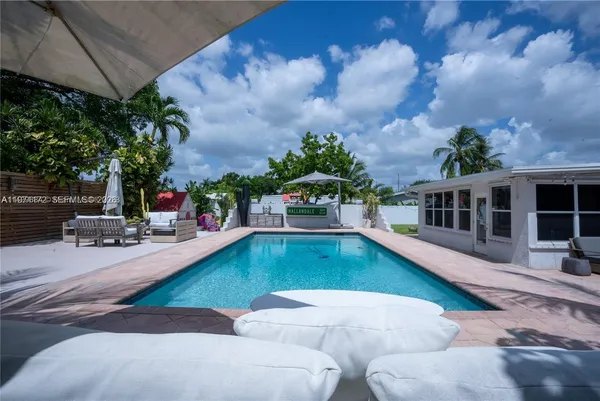 $6,000 | 31 Southwest 6th Street, Hallandale Beach, FL 33009