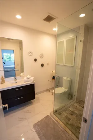$6,000 | 31 Southwest 6th Street, Hallandale Beach, FL 33009