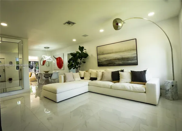 $6,000 | 31 Southwest 6th Street, Hallandale Beach, FL 33009