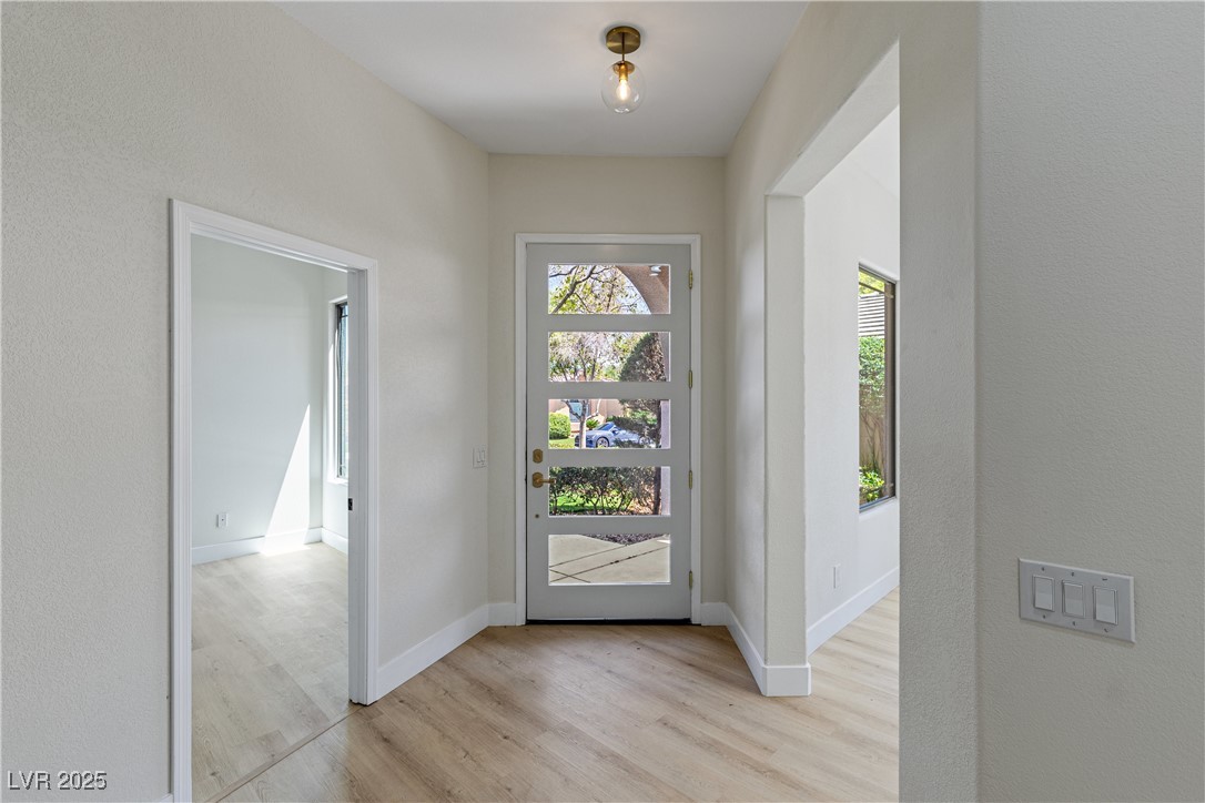 17 Winding Road Henderson, NV 89052 - Photo 8 of 94