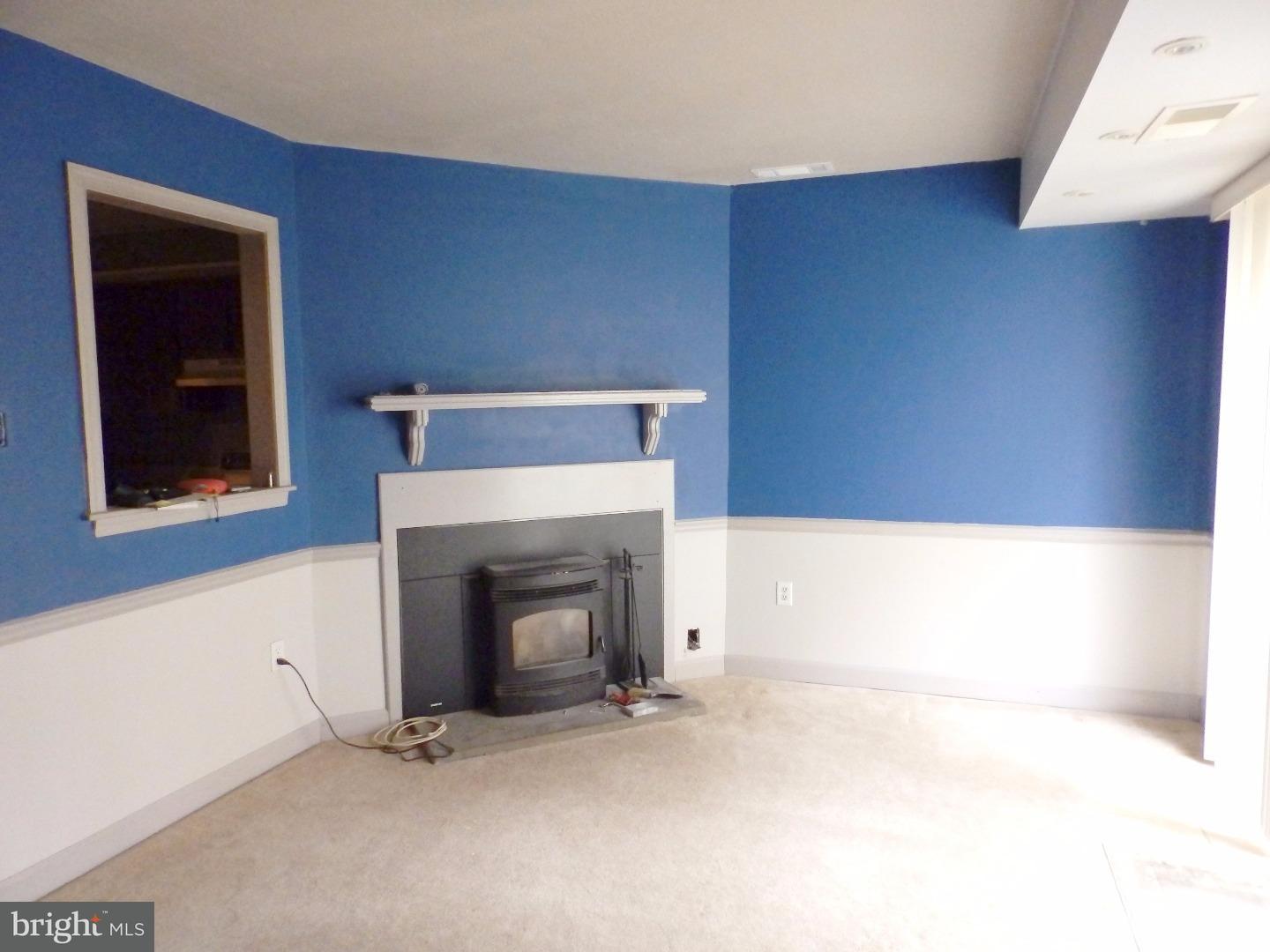 44 Stonegate Road Quakertown, PA 18951 - Photo 3 of 11 Family Room