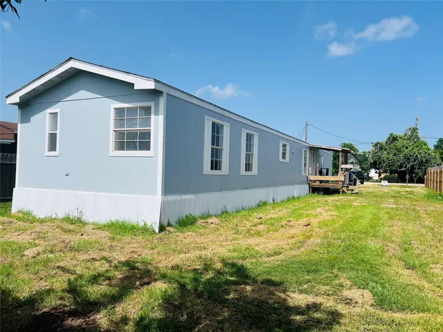 $115,000 | 2525 Oyster Creek Bend, Oyster Creek, TX 77541