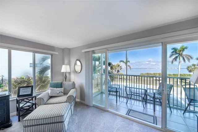 $4,000 | 1477 Park Beach Circle, Unit 11, Punta Gorda, FL 33950