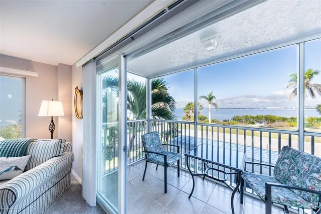 $4,000 | 1477 Park Beach Circle, Unit 11, Punta Gorda, FL 33950