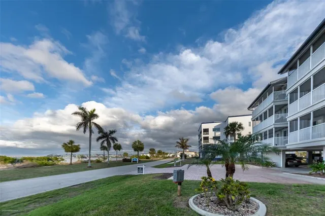 $4,000 | 1477 Park Beach Circle, Unit 11, Punta Gorda, FL 33950