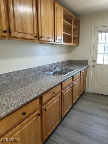 $975 | 231 North 14th Street, Unit D, Las Vegas, NV 89101