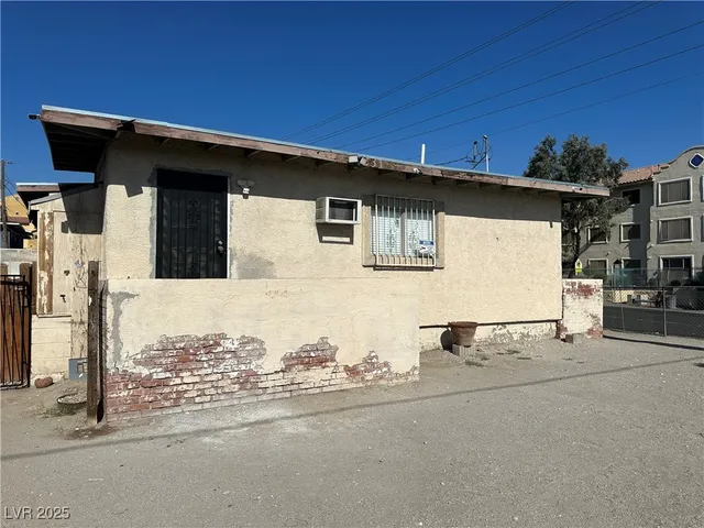 $975 | 231 North 14th Street, Unit D, Las Vegas, NV 89101