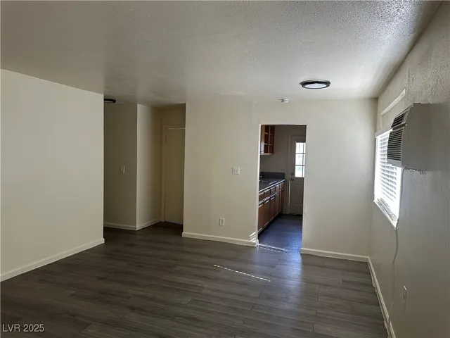 $975 | 231 North 14th Street, Unit D, Las Vegas, NV 89101