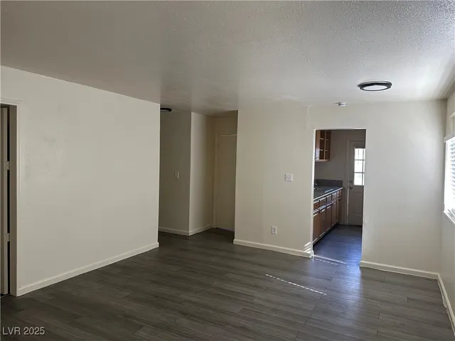 $975 | 231 North 14th Street, Unit D, Las Vegas, NV 89101