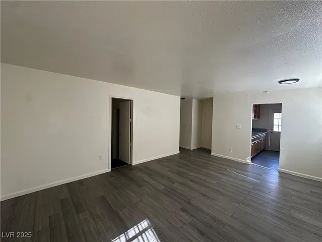 $975 | 231 North 14th Street, Unit D, Las Vegas, NV 89101