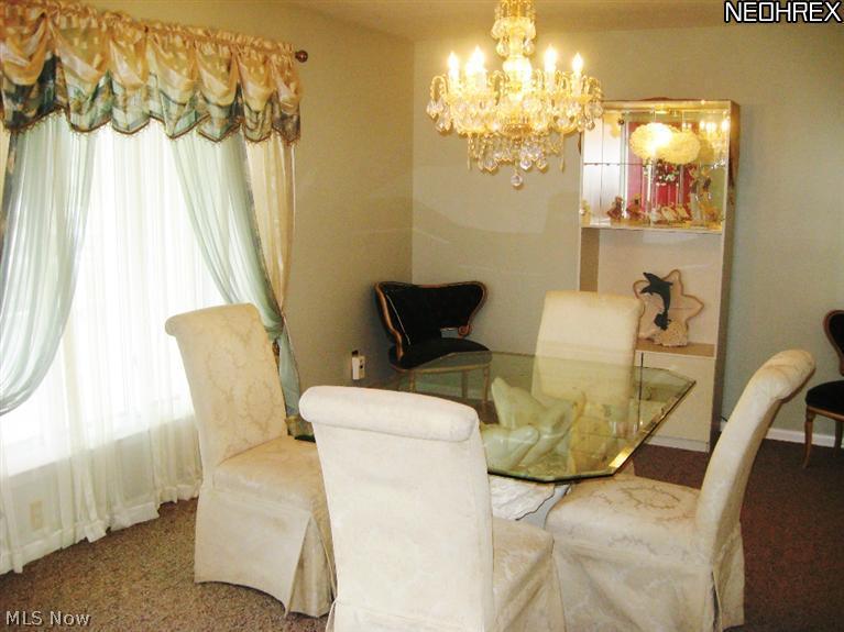 3528 Durham Road Norton, OH 44203 - Photo 7 of 11 dining room with lovely bay window.