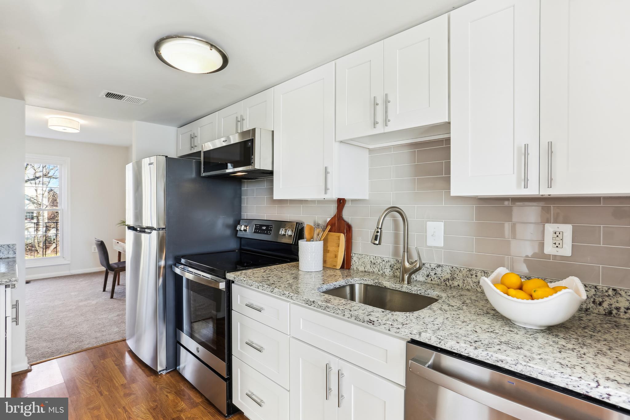 33 Timber Rock Road Gaithersburg, MD 20878 - Photo 12 of 43 Beautiful renovated kitchen