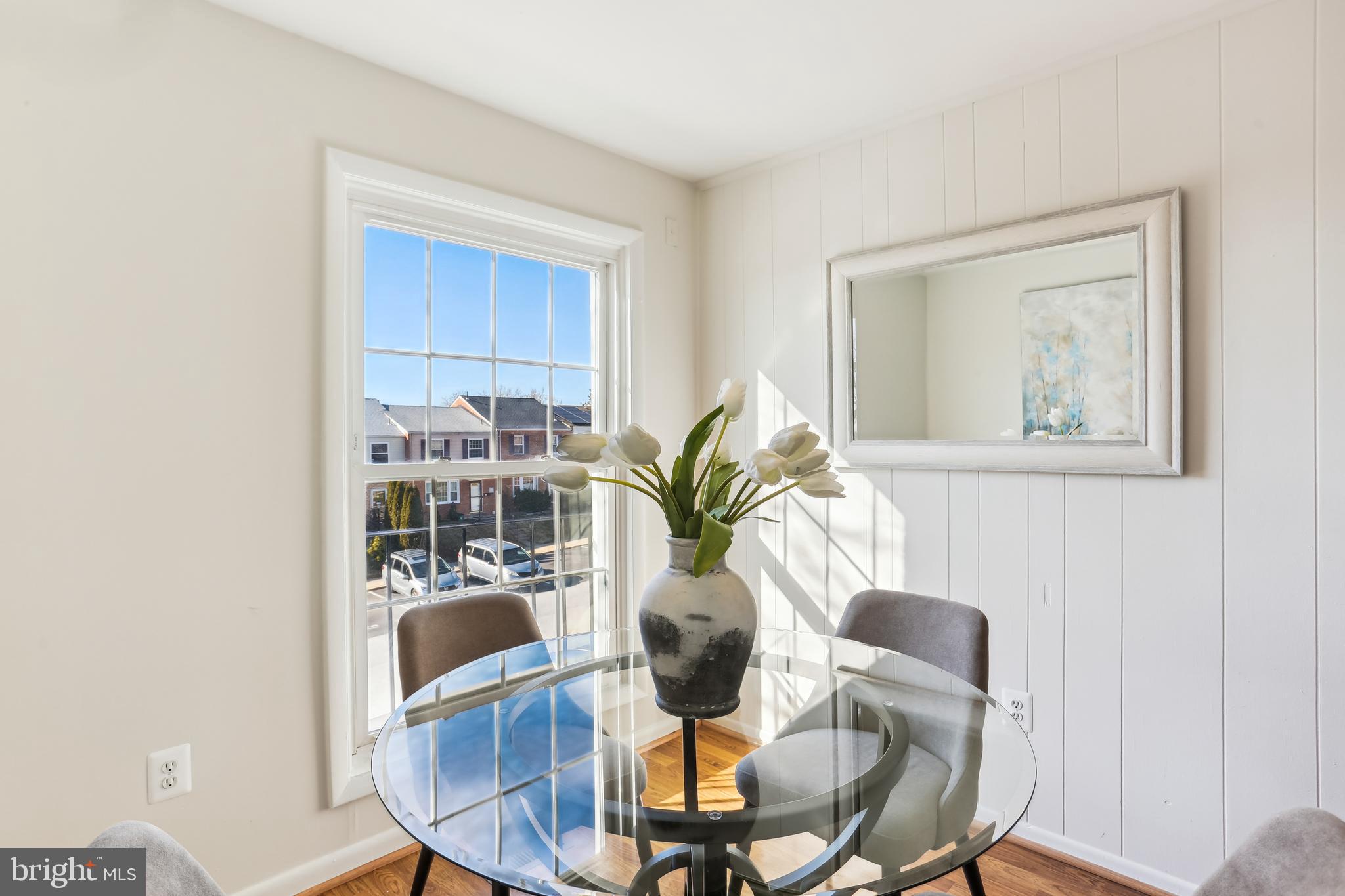33 Timber Rock Road Gaithersburg, MD 20878 - Photo 15 of 43 Breakfast area w/ lots of natural light