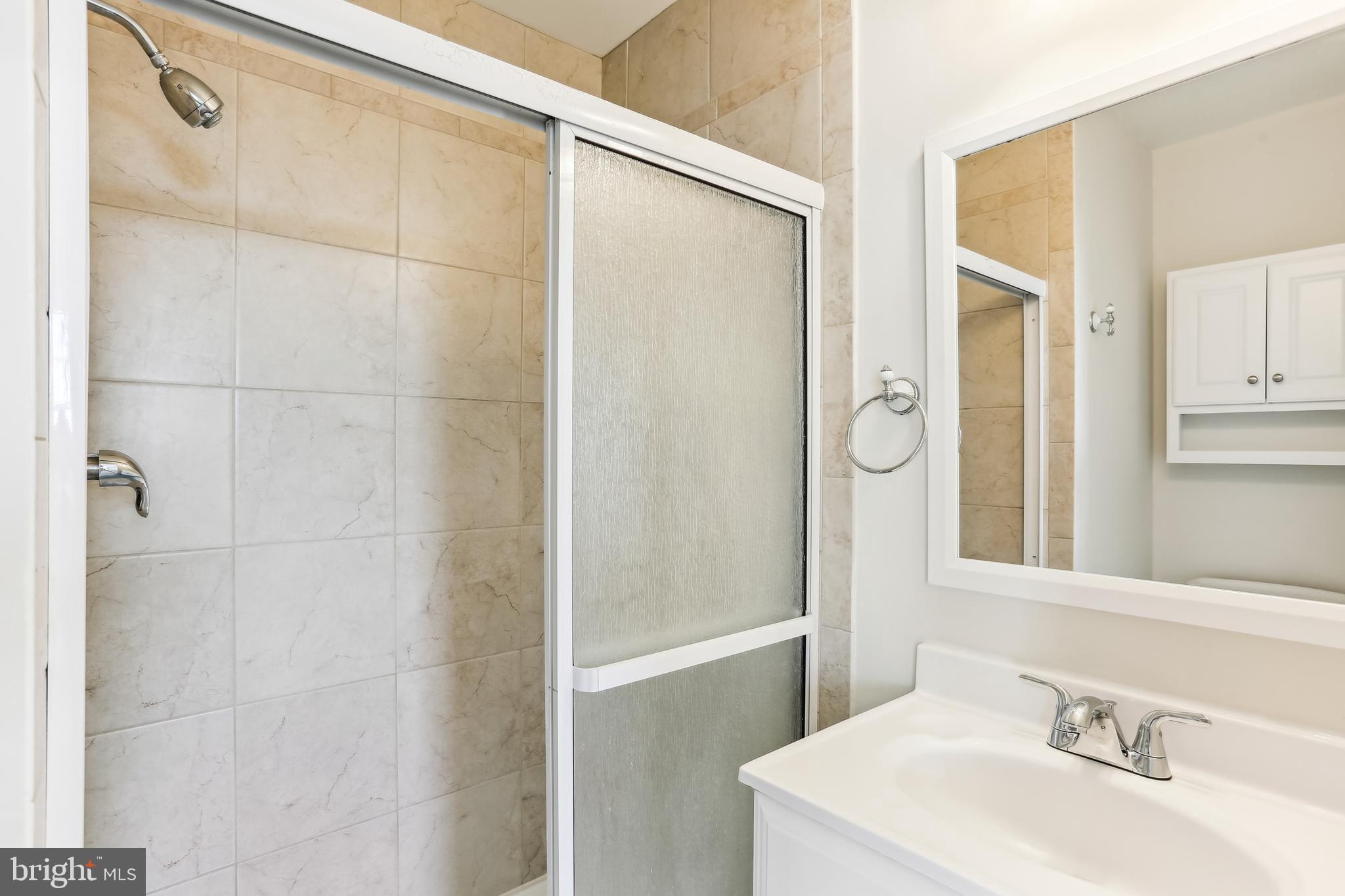 33 Timber Rock Road Gaithersburg, MD 20878 - Photo 26 of 43 Updated primary shower