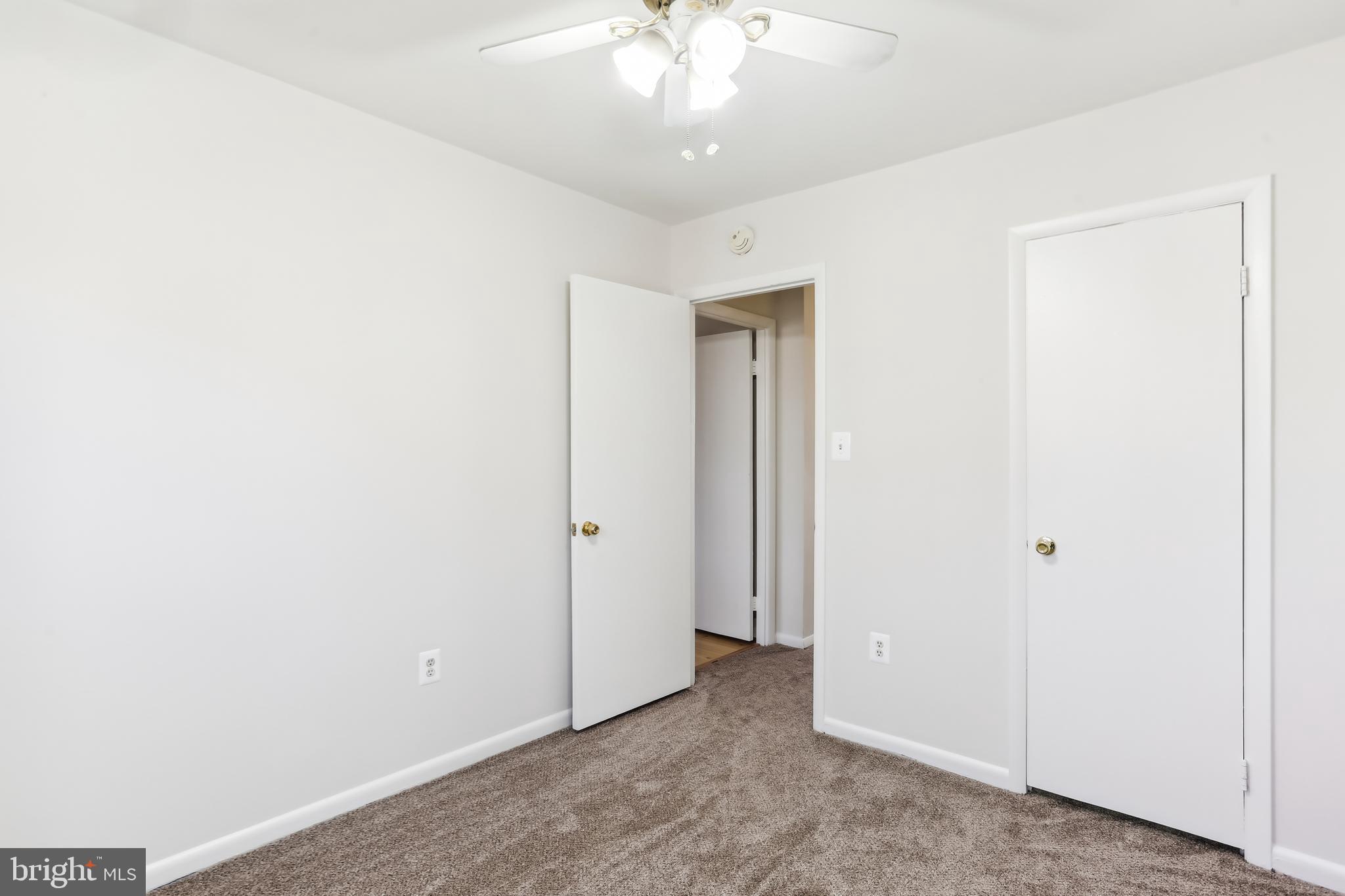 33 Timber Rock Road Gaithersburg, MD 20878 - Photo 29 of 43 Spacious second bedroom