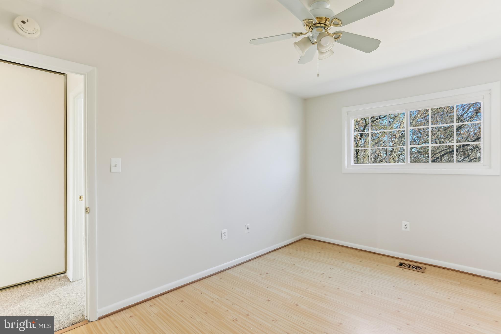 33 Timber Rock Road Gaithersburg, MD 20878 - Photo 31 of 43 fourth bedroom w/ ceiling fan