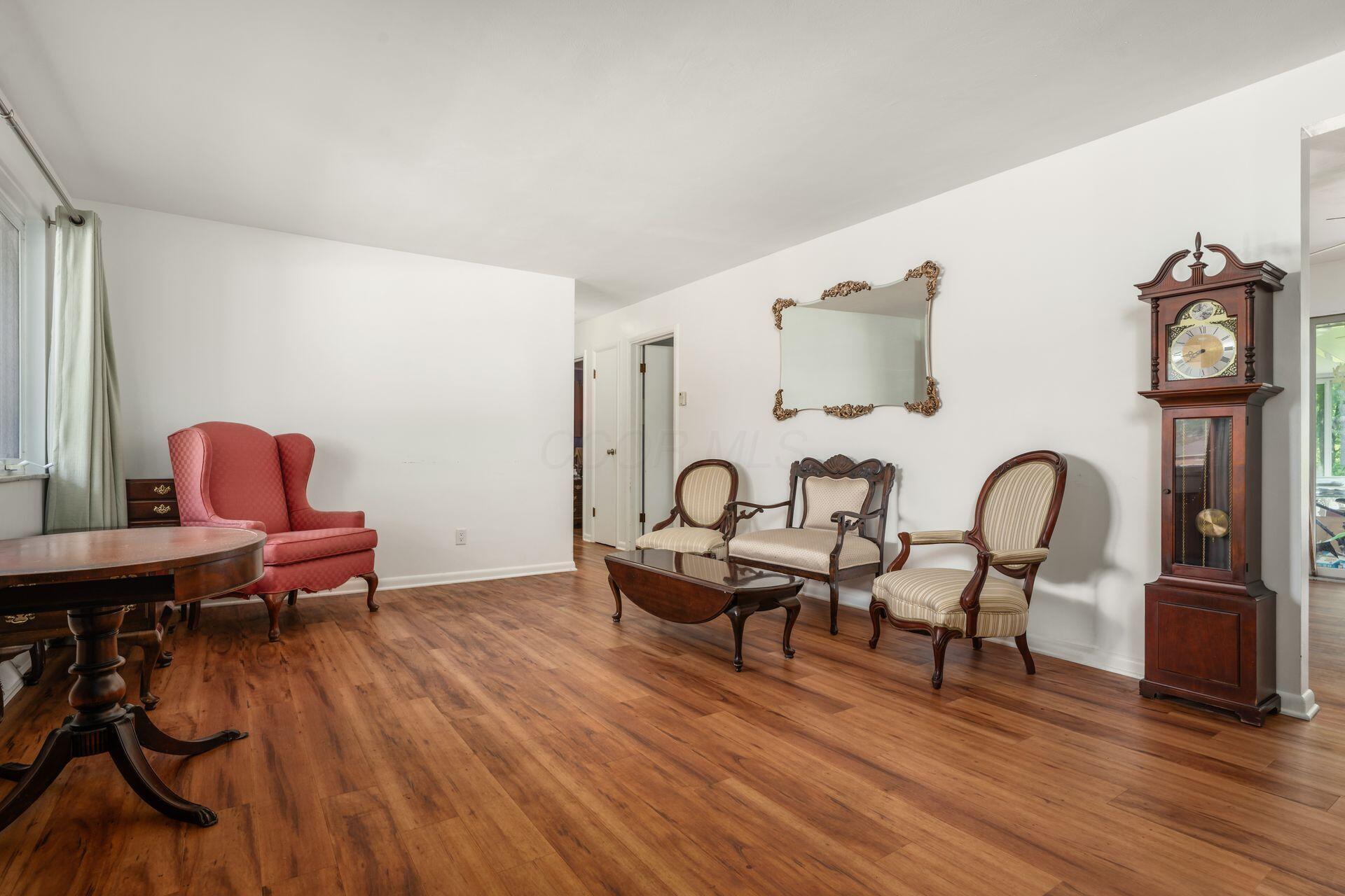 4553 Sandy Lane Road Columbus, OH 43224 - Photo 3 of 47