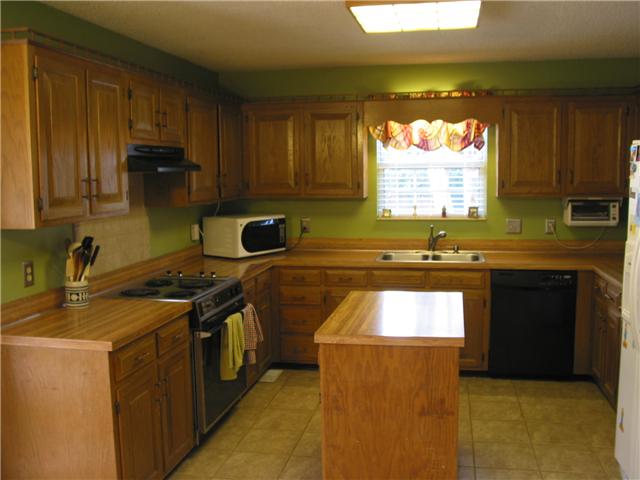 3525 Shakertown Road Antioch, TN 37013 - Photo 5 of 17 Large kitchen with coutertops galore! Plus room for a breakfast table on the other side of room.