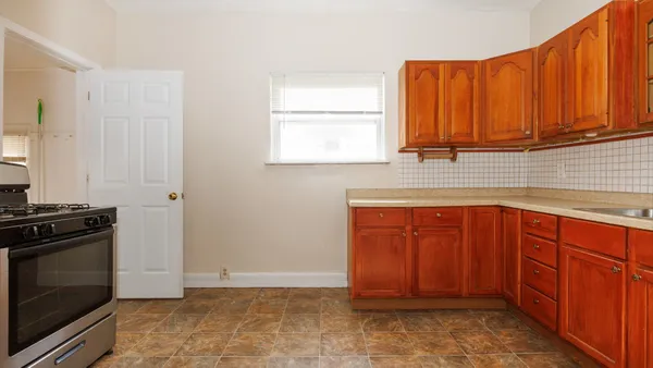 $127,500 | 802 South Madison Street, Bloomington, IL 61701