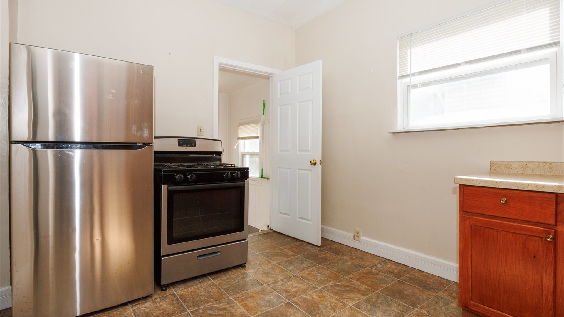 802 South Madison Street Bloomington, IL 61701 - Photo 29 of 33