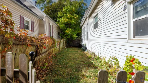 $127,500 | 802 South Madison Street, Bloomington, IL 61701