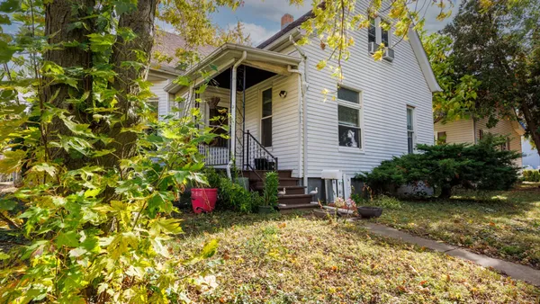 $127,500 | 802 South Madison Street, Bloomington, IL 61701