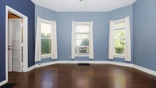 $127,500 | 802 South Madison Street, Bloomington, IL 61701