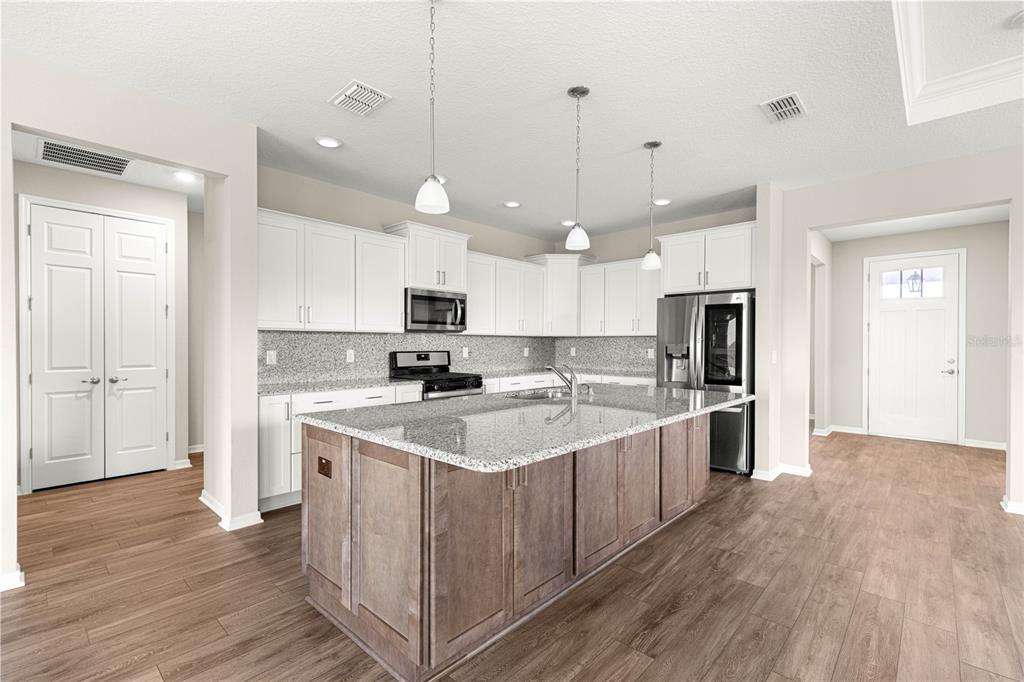 10458 Southwest 98th Place Road Ocala, FL 34481 - Photo 11 of 41