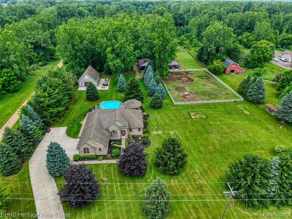 6952 Sharpe Road Fowlerville, MI 48836 - Photo 2 of 57