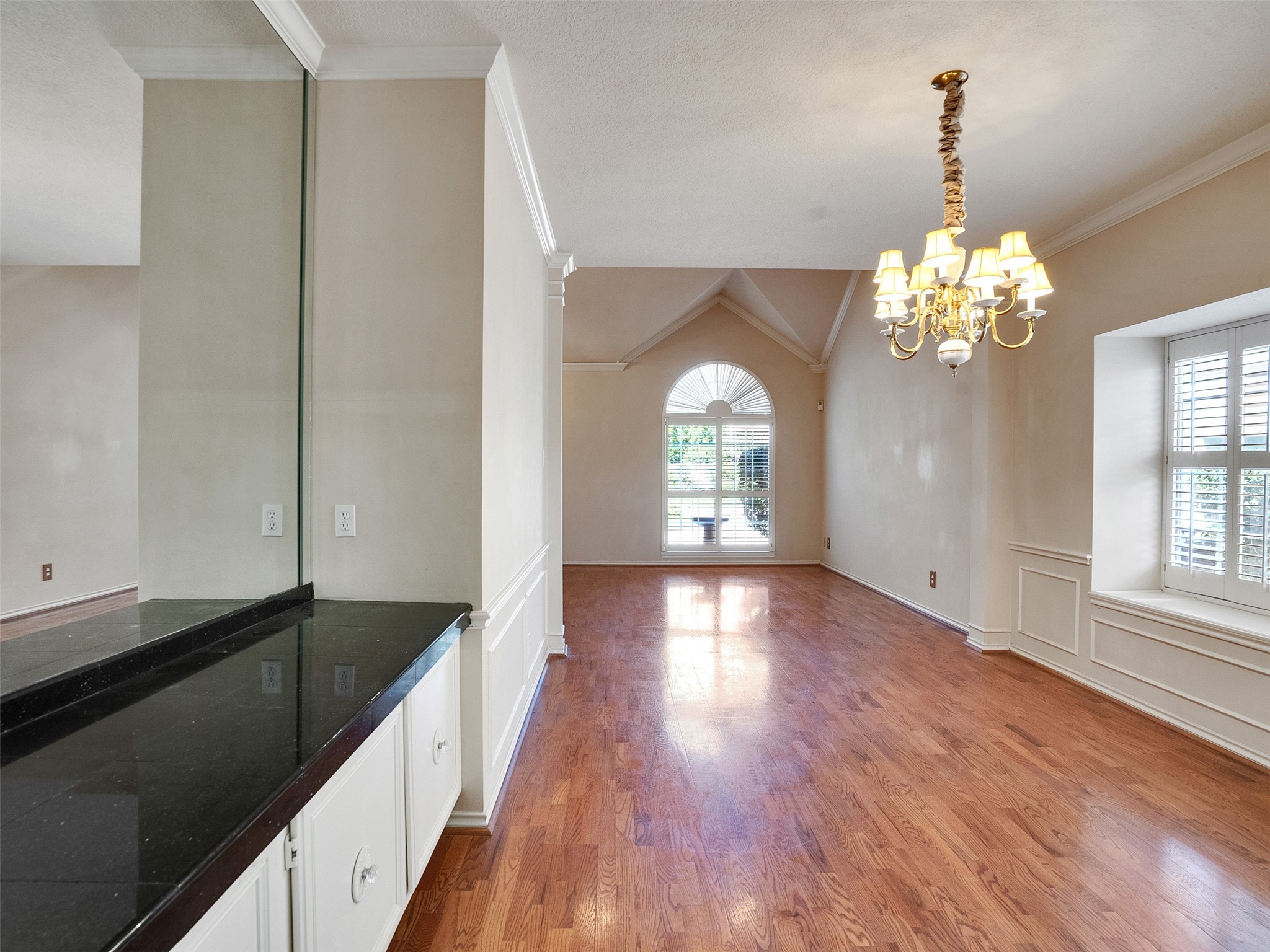 16735 Manningtree Lane Spring, TX 77379 - Photo 20 of 47 Great built in buffet and storage