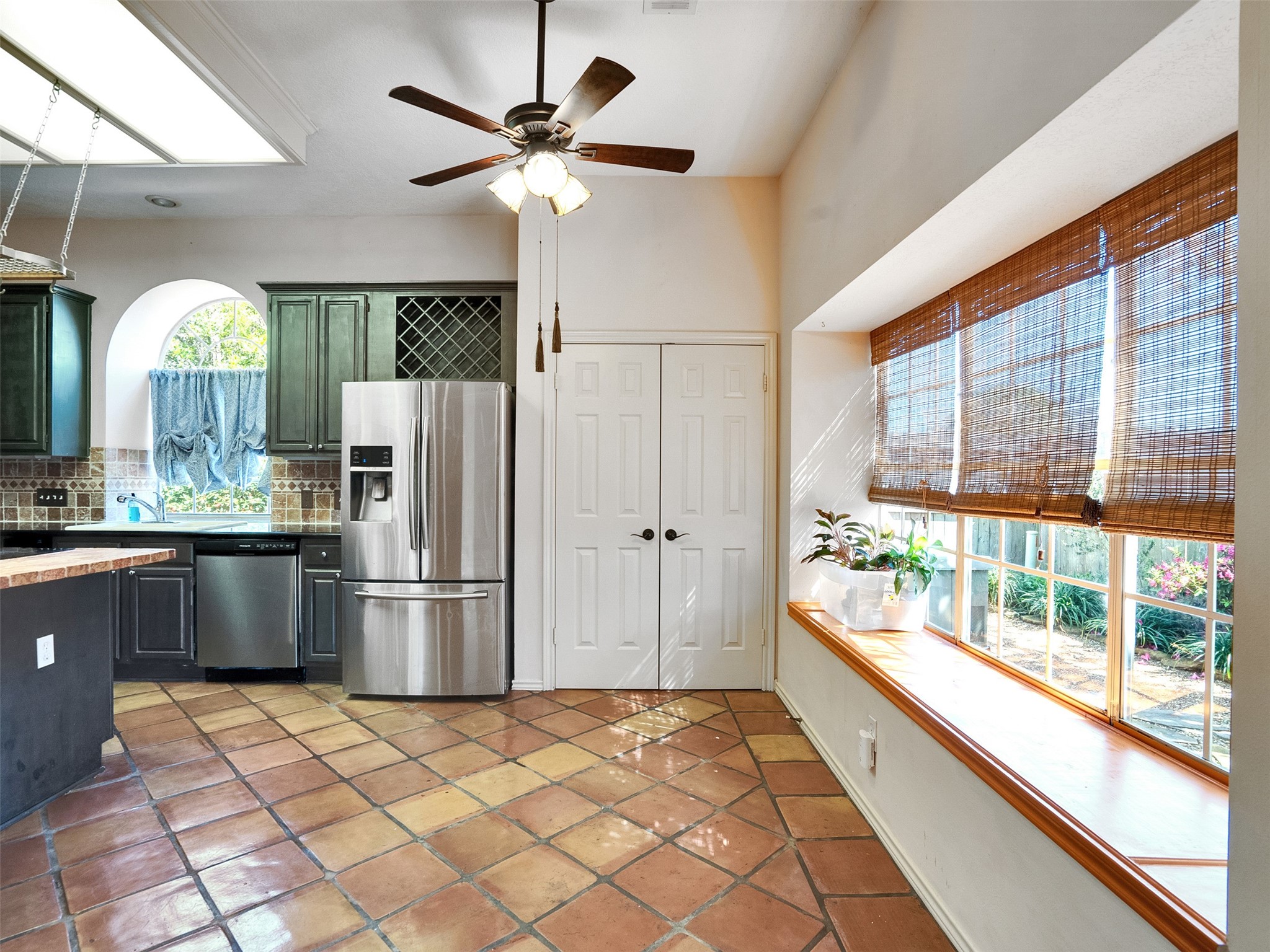 16735 Manningtree Lane Spring, TX 77379 - Photo 23 of 47 eat-in kitchen space