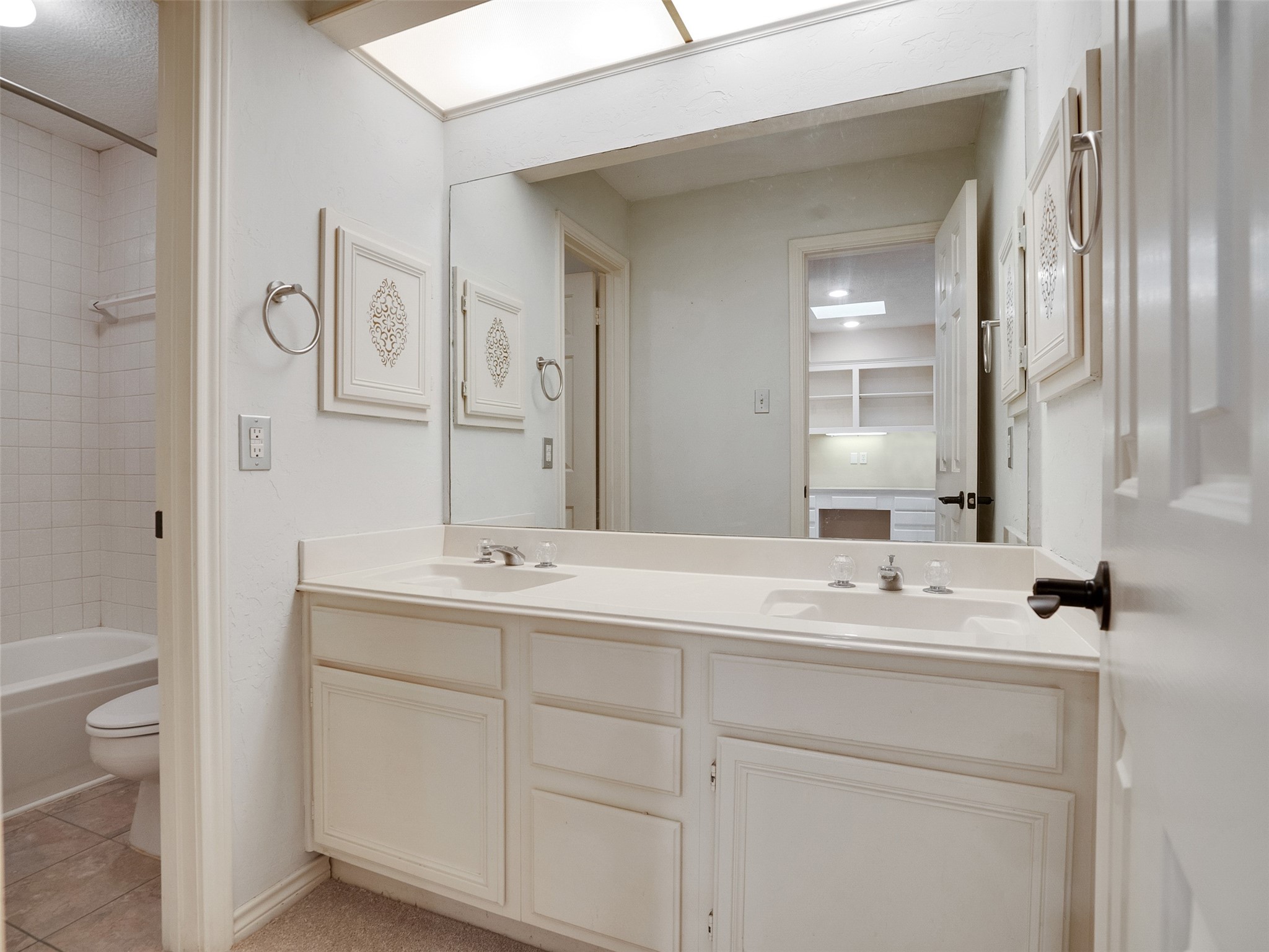 16735 Manningtree Lane Spring, TX 77379 - Photo 36 of 47 upstairs full bathroom