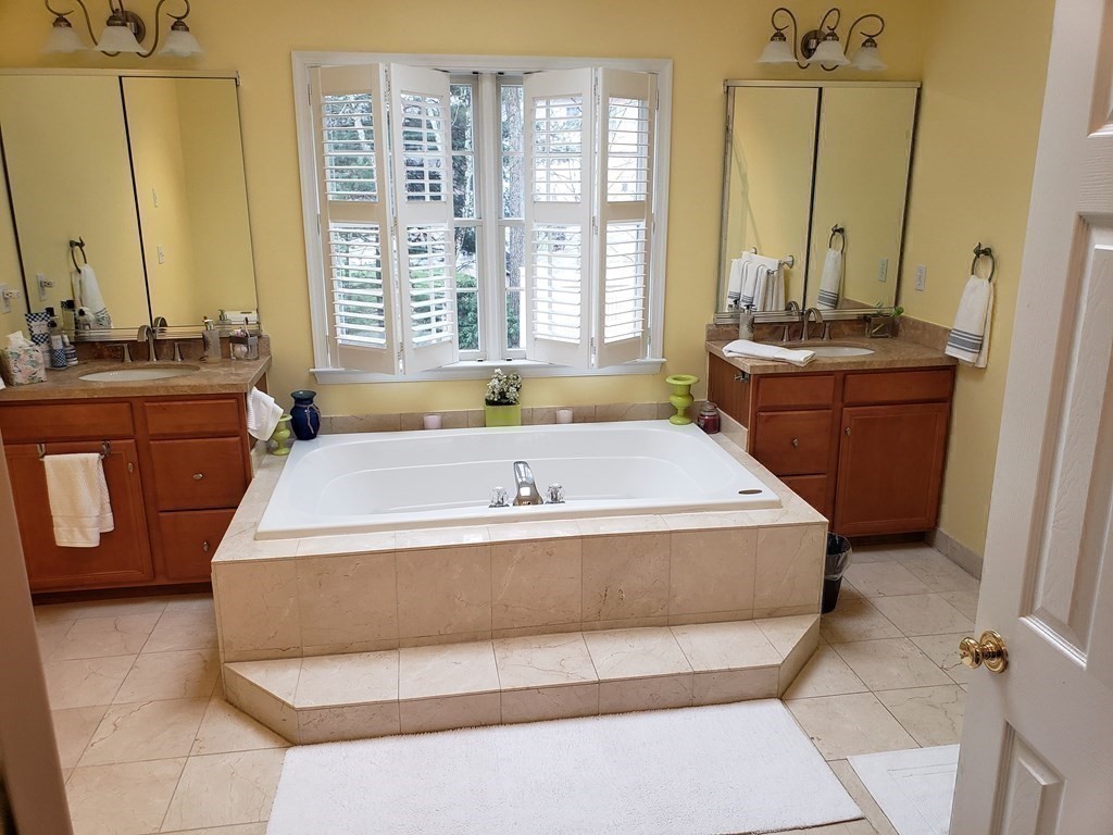 28 Greenwood Road Hopkinton, MA 01748 - Photo 29 of 42 Gallery Image 29
