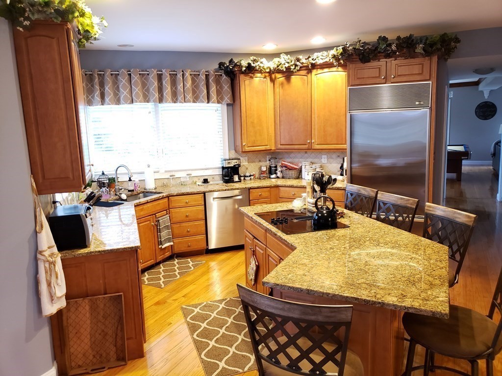 28 Greenwood Road Hopkinton, MA 01748 - Photo 8 of 42 Gallery Image 8