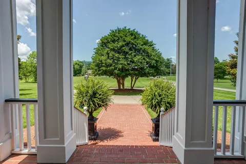 $3,438,000 | 402 Granny White Pike, Brentwood, TN 37027